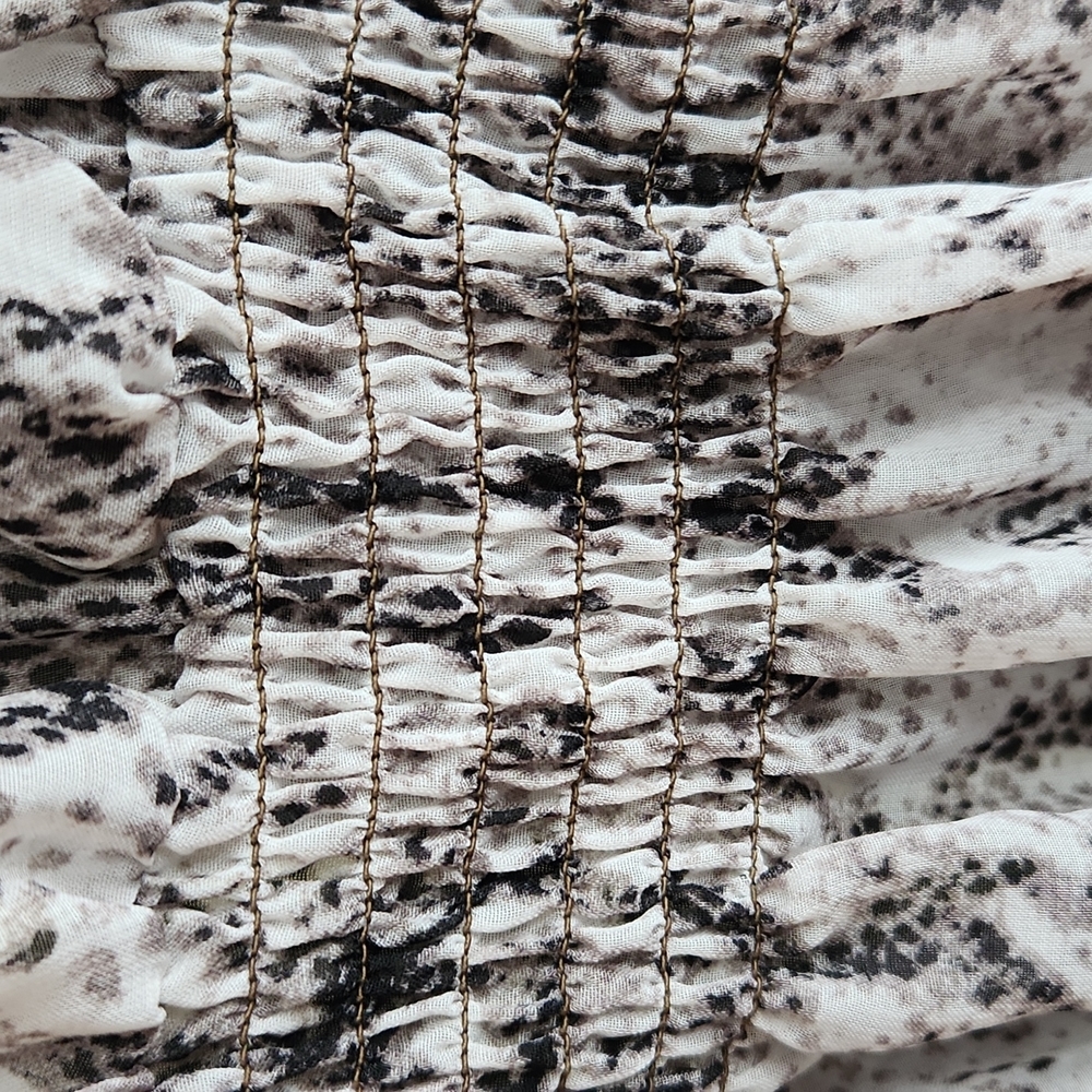 BCBG Maxazria cover-up - Picture 6 of 11